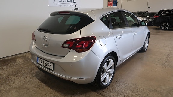 Opel Astra 4 of 17