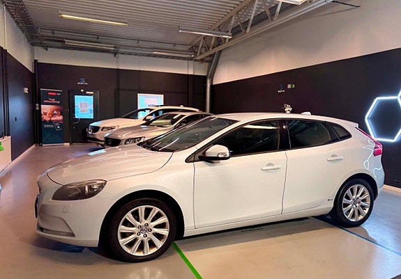 Volvo V40 5 of 15