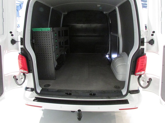Volkswagen Transporter 9 of 18