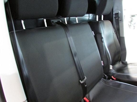Volkswagen Transporter 13 of 18