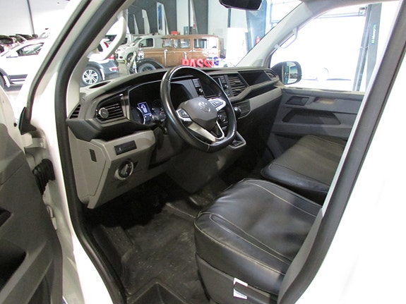 Volkswagen Transporter 11 of 18