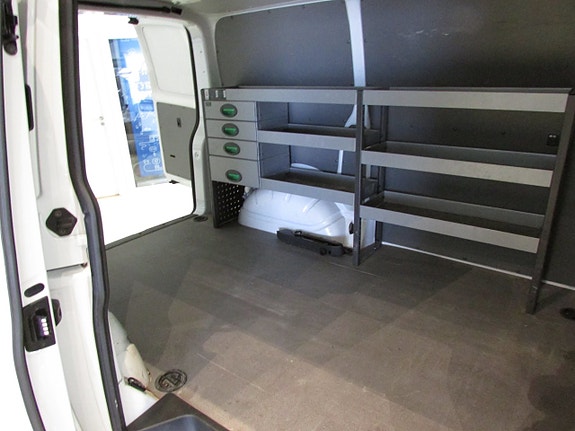 Volkswagen Transporter 10 of 18