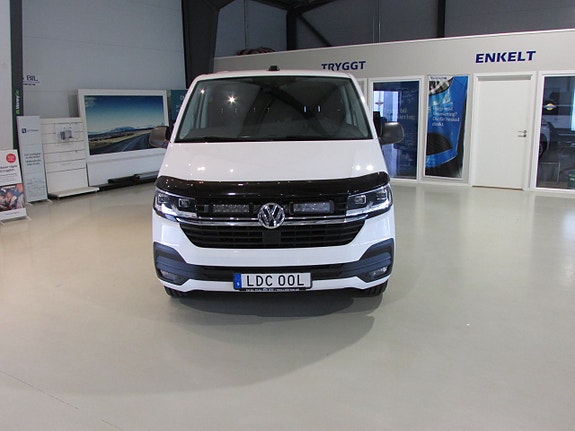 Volkswagen Transporter 2 of 18