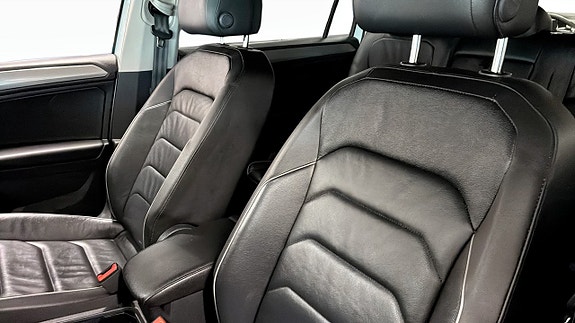 Volkswagen Tiguan Allspace 8 of 12