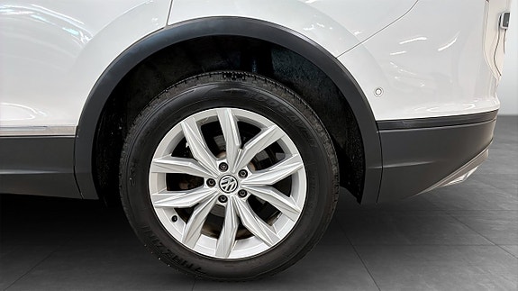 Volkswagen Tiguan Allspace 6 of 12