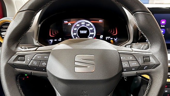 Seat Arona 16 of 18