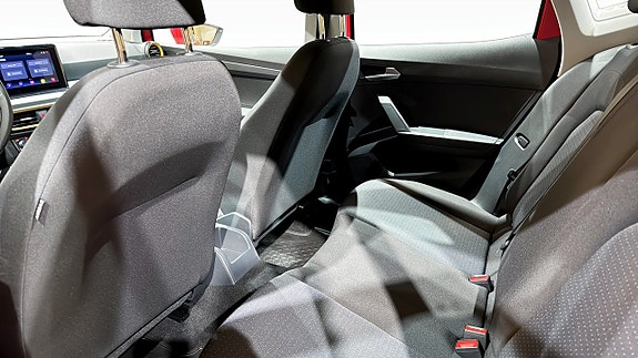 Seat Arona 11 of 18