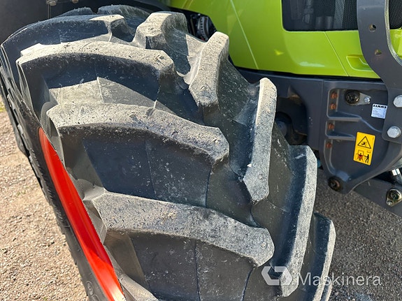 Traktor Claas Arion 460 med frontlyft 22 of 27