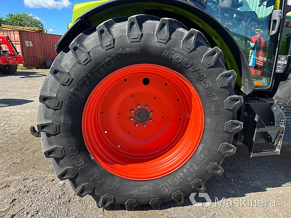 Traktor Claas Arion 460 med frontlyft 11 of 27