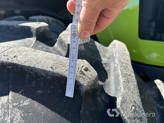 Traktor Claas Arion 460 med frontlyft 23 of 27