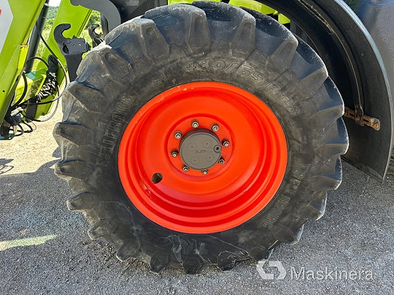 Traktor Claas Arion 460 med frontlyft 24 of 27