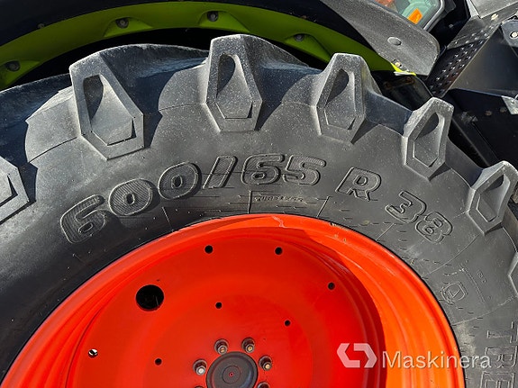Traktor Claas Arion 460 med frontlyft 13 of 27