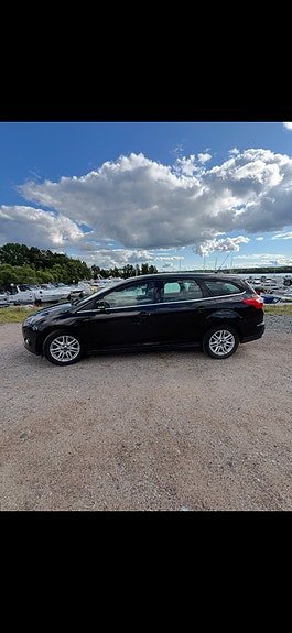 Ford Focus 2 of 13