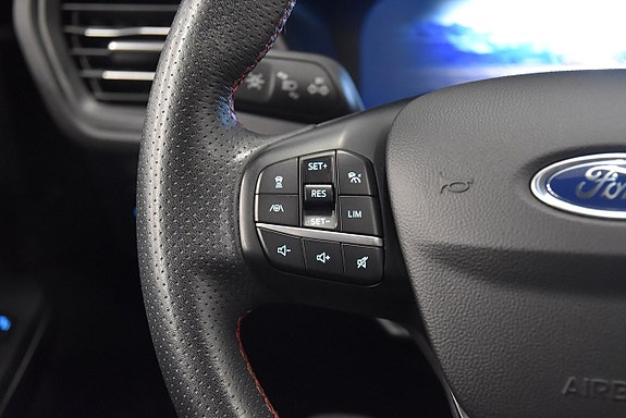 Ford Kuga 10 of 24