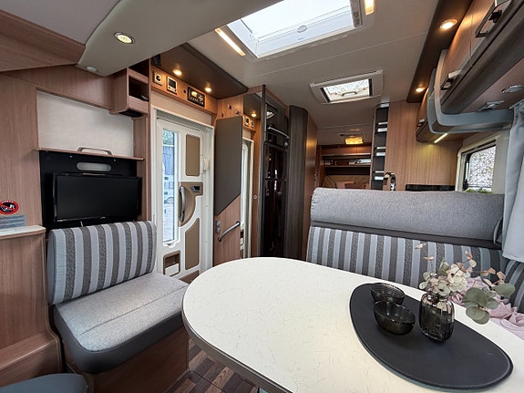 Knaus Sky I 700 LX Queenbed - Alde - Solcell & Lithium batteri - Taksäng 10 of 20