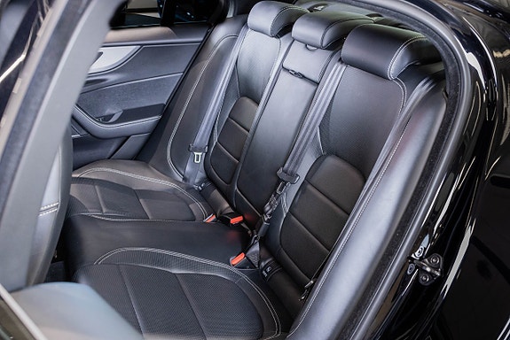 Jaguar XE 25 of 26