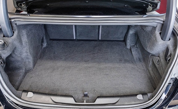 Jaguar XE 26 of 26