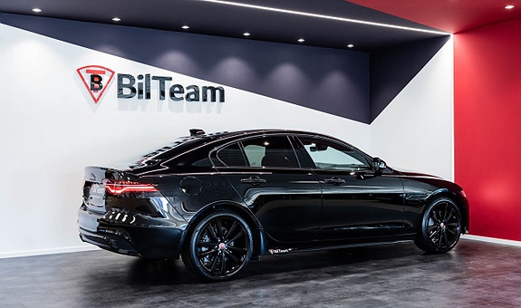 Jaguar XE 8 of 26