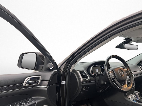 Jeep Grand Cherokee 12 of 30