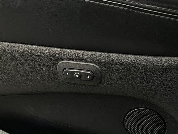 Jeep Grand Cherokee 14 of 30