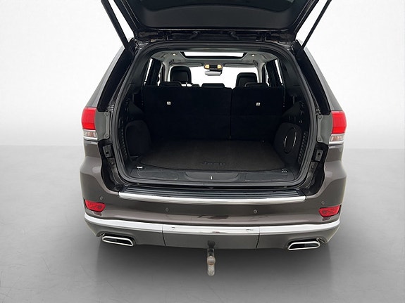 Jeep Grand Cherokee 11 of 30