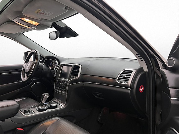 Jeep Grand Cherokee 30 of 30