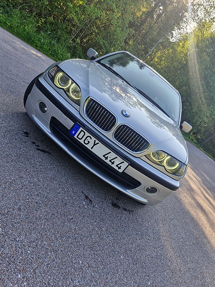 BMW 325Xi 10 of 13