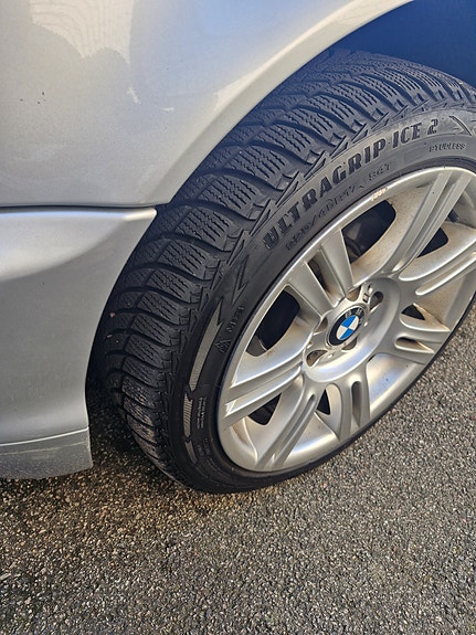 BMW 325Xi 6 of 13