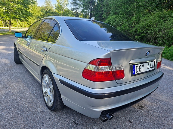 BMW 325Xi 3 of 13