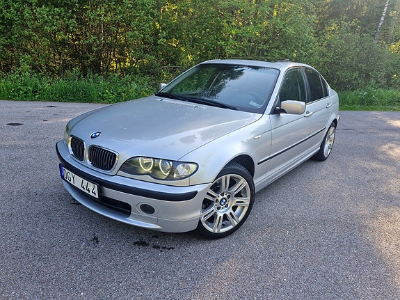 BMW 325Xi 9 of 13