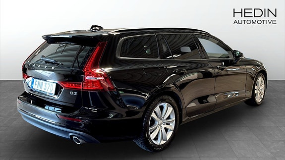 Volvo V60 2 of 11