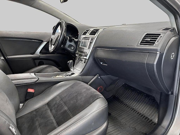 Toyota Avensis 6 of 10