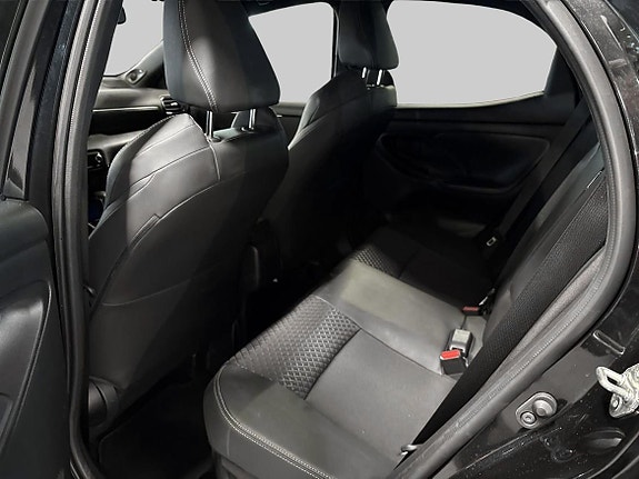 Toyota Yaris 11 of 19