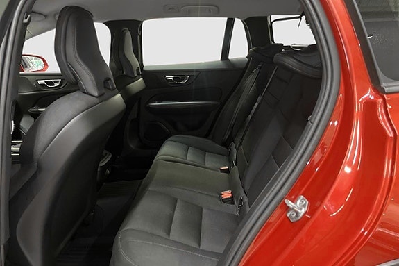 Volvo V60 Cross Country 8 of 11