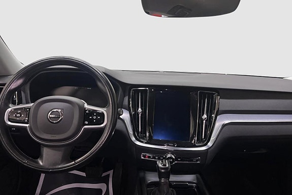 Volvo V60 Cross Country 9 of 11
