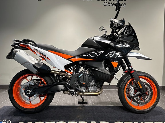 KTM 890 SMT /Techpack / Endast 671 mil / Nya däck 2 of 20