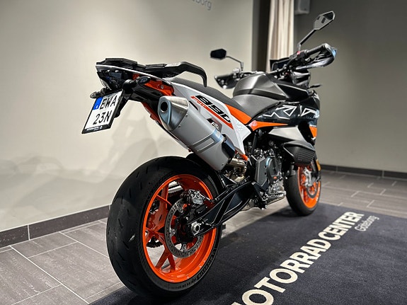 KTM 890 SMT /Techpack / Endast 671 mil / Nya däck 7 of 20
