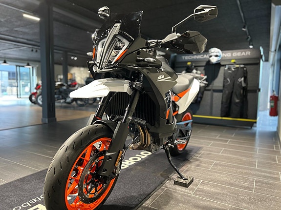 KTM 890 SMT /Techpack / Endast 671 mil / Nya däck 5 of 20