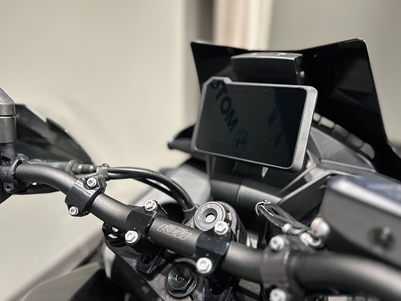 KTM 890 SMT /Techpack / Endast 671 mil / Nya däck 18 of 20