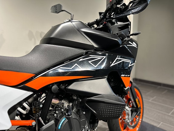 KTM 890 SMT /Techpack / Endast 671 mil / Nya däck 11 of 20