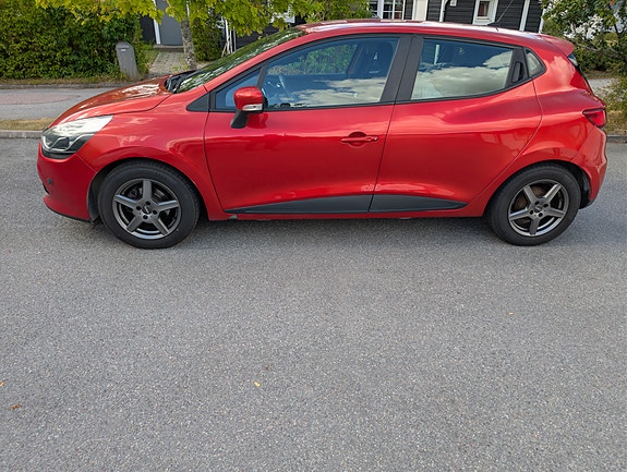 Renault Clio 2 of 13