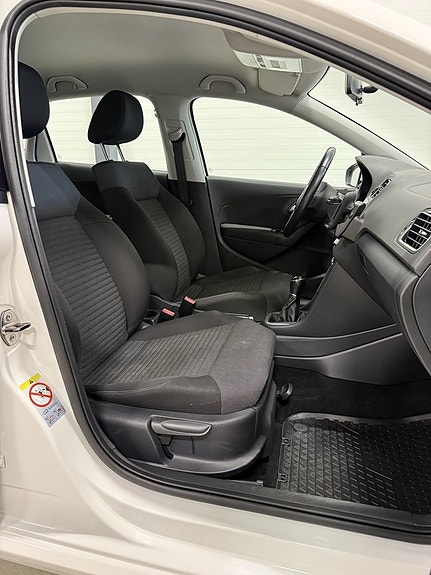 Volkswagen Polo 12 of 16