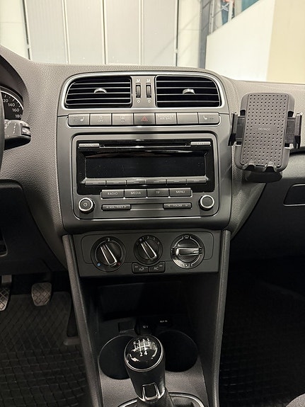 Volkswagen Polo 9 of 16