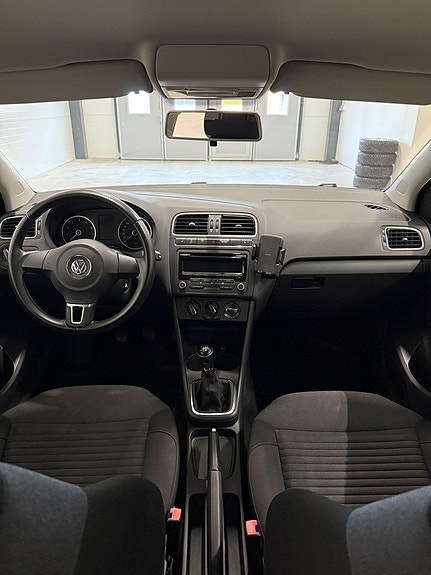 Volkswagen Polo 10 of 16