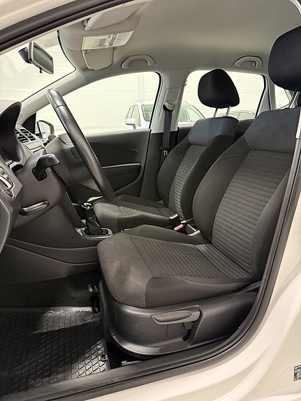 Volkswagen Polo 11 of 16