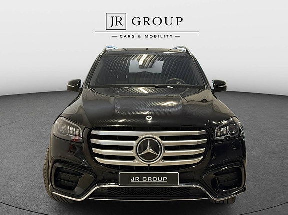 Mercedes-Benz GLS450 d 2 of 15