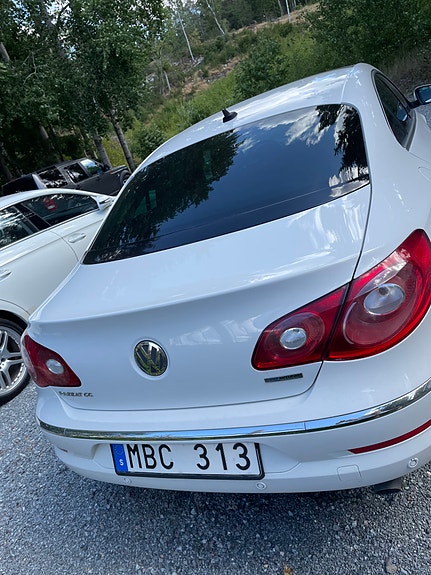 Volkswagen Passat CC 4 of 11