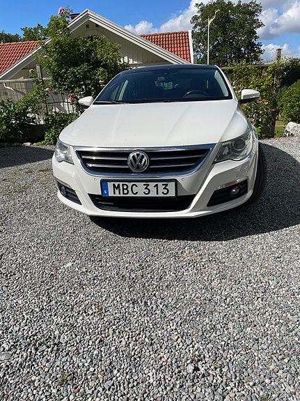 Volkswagen Passat CC 2 of 11