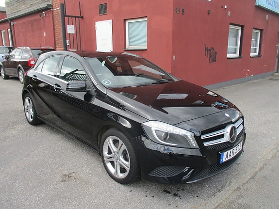 Mercedes-Benz A180 2 of 12