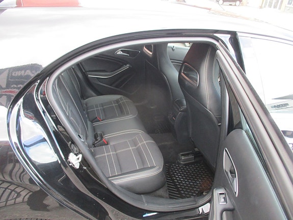 Mercedes-Benz A180 8 of 12